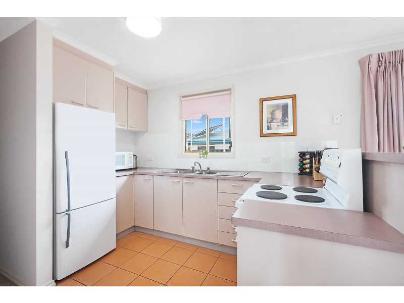 4/64 Thorpe Avenue, Queanbeyan NSW 2620
