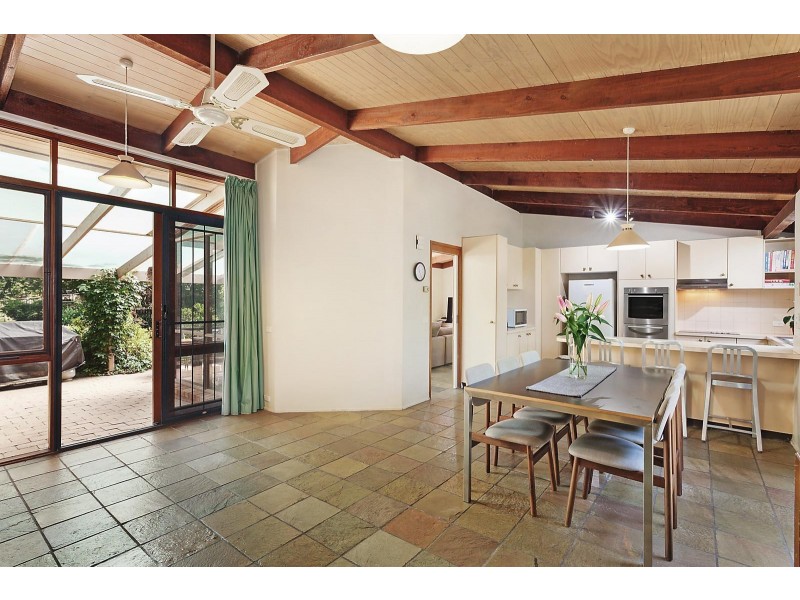 15 Adkinson Close, Isaacs ACT 2607