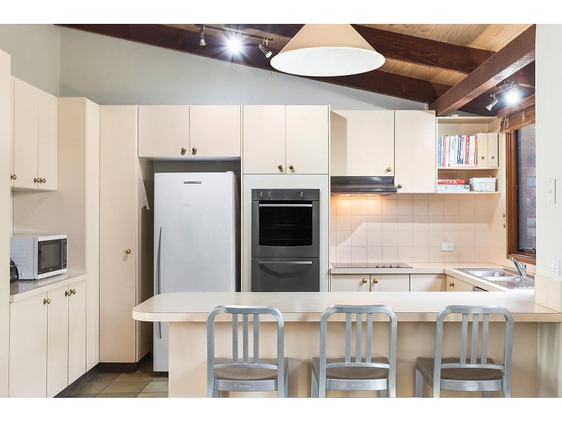 15 Adkinson Close, Isaacs ACT 2607
