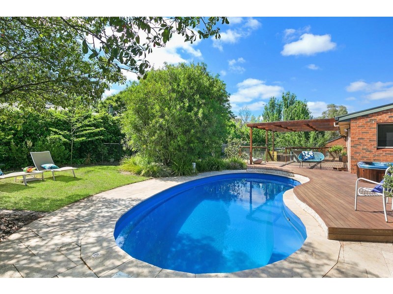 8 Williams Lane, Sutton NSW 2620