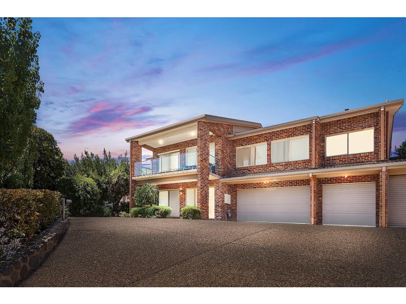 33 Whitty Crescent, Isaacs ACT 2607