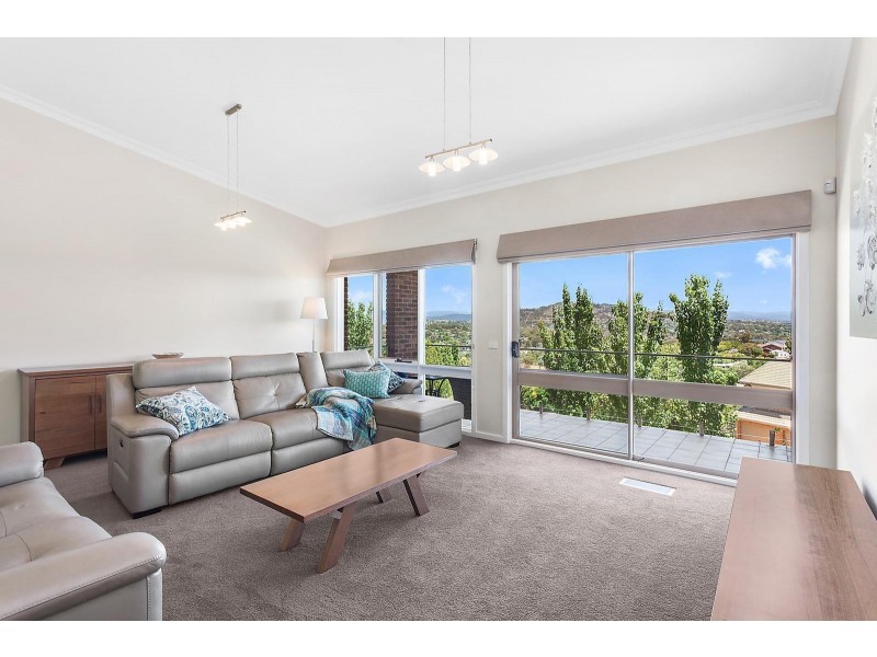33 Whitty Crescent, Isaacs ACT 2607