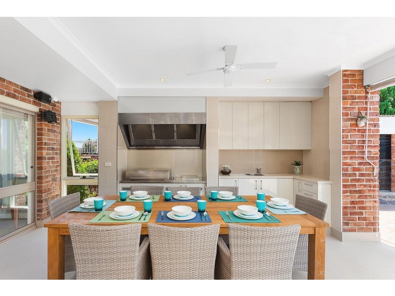 33 Whitty Crescent, Isaacs ACT 2607