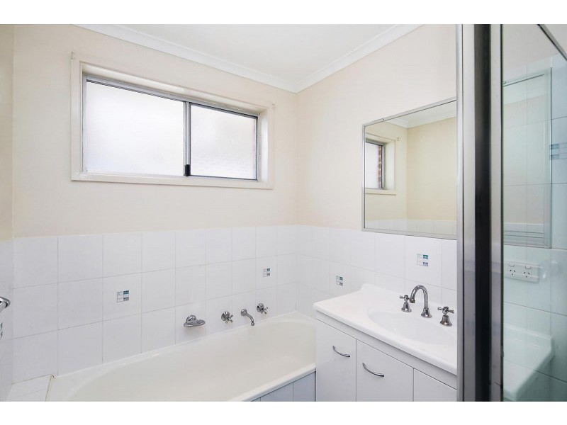 28 Hayley Crescent, Queanbeyan NSW 2620