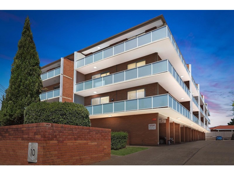 10/11 McKeahnie Street, Queanbeyan NSW 2620