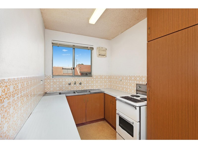 10/11 McKeahnie Street, Queanbeyan NSW 2620