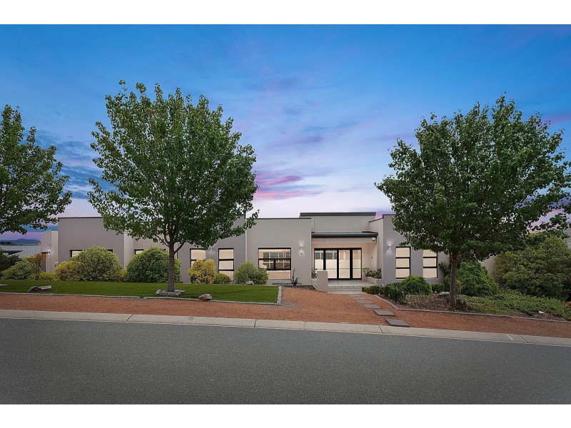 18 Orange Thorn Crescent, Banks ACT 2906