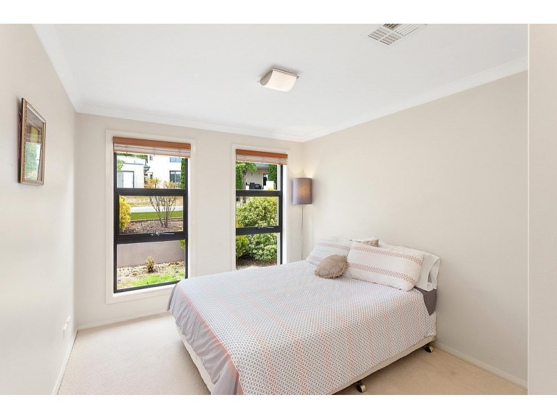 18 Orange Thorn Crescent, Banks ACT 2906