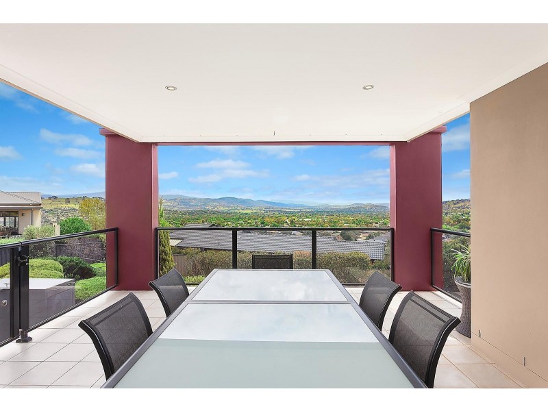 18 Orange Thorn Crescent, Banks ACT 2906