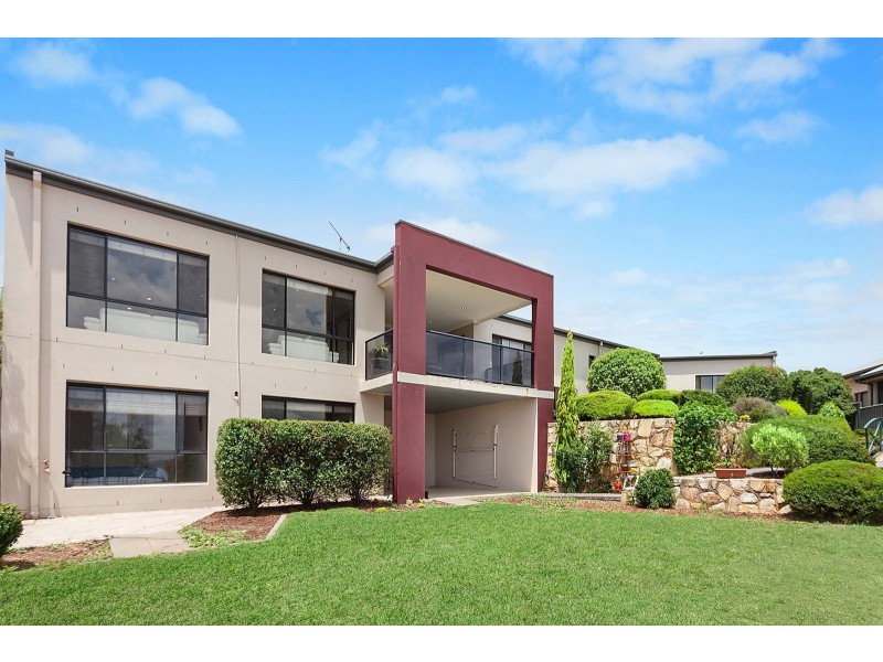 18 Orange Thorn Crescent, Banks ACT 2906