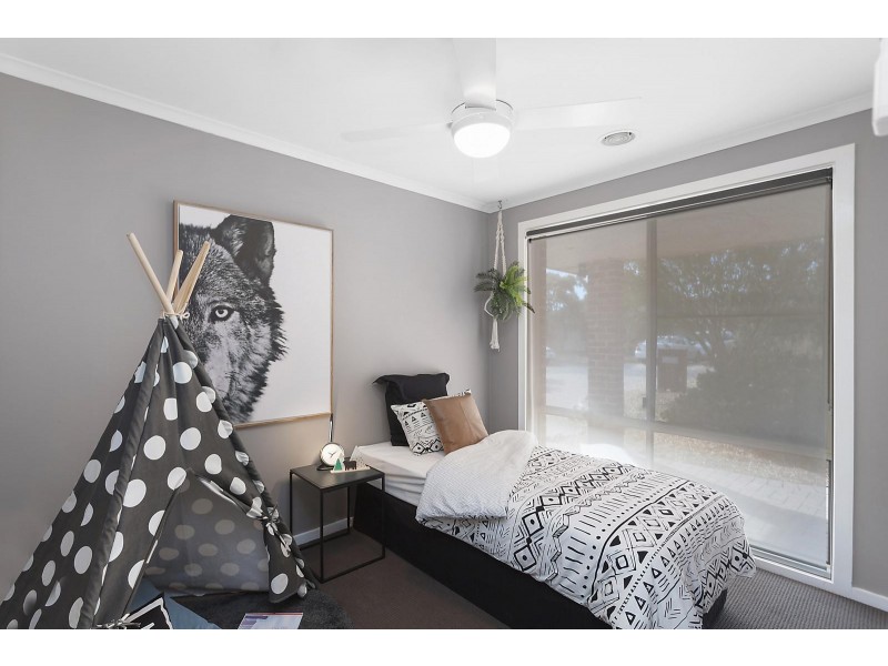 8 Wilhelmi Crescent, Banks ACT 2906