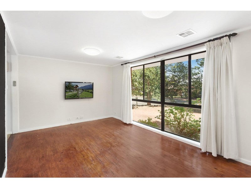 1 Ortloff Place, Kambah ACT 2902