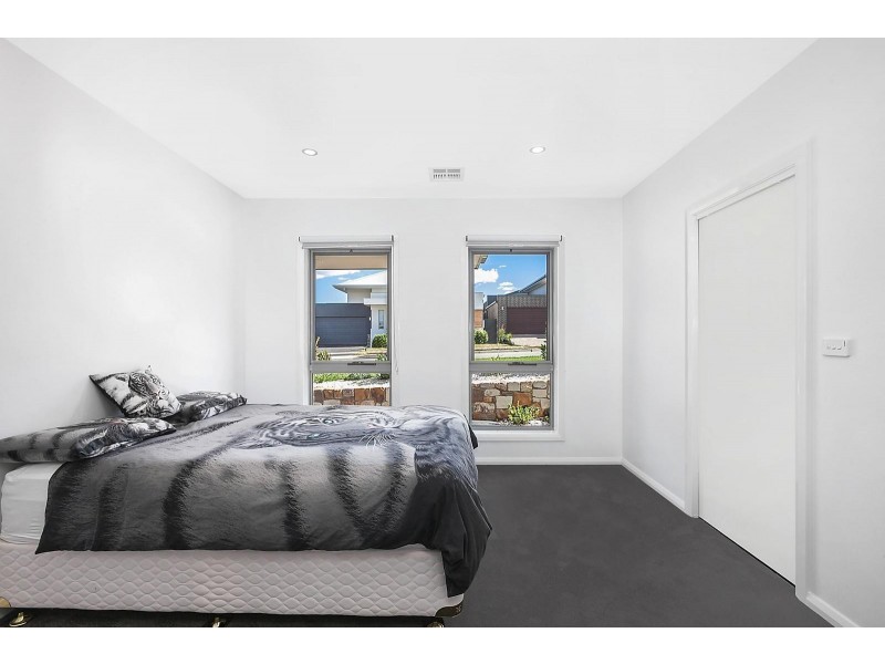 13 Tyrrell Street, Googong NSW 2620