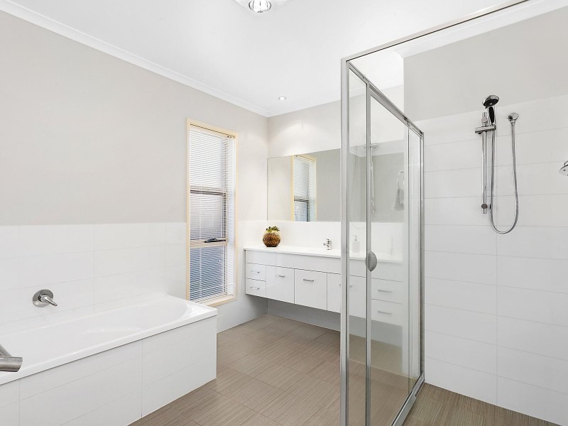 35 Henry Kendall Street, Franklin ACT 2913