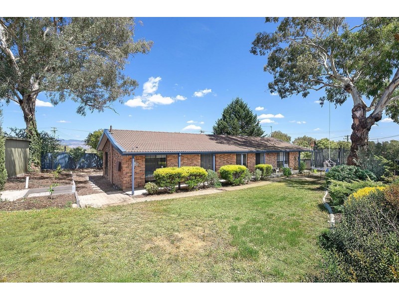 4 Byles Place, Chisholm ACT 2905