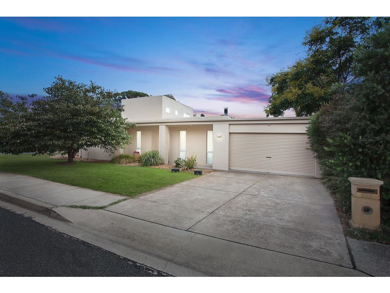 103 Maitland Street, Hackett ACT 2602