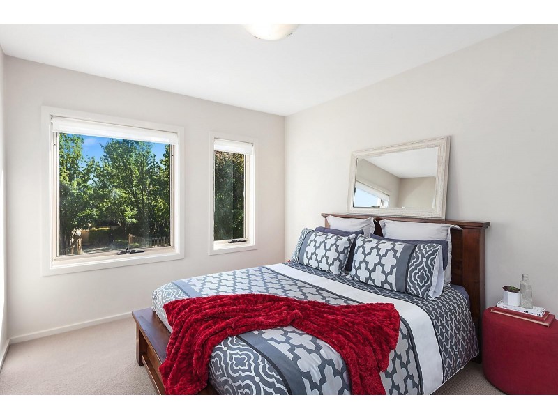 6/27 Lakeview Gardens, Jerrabomberra NSW 2619