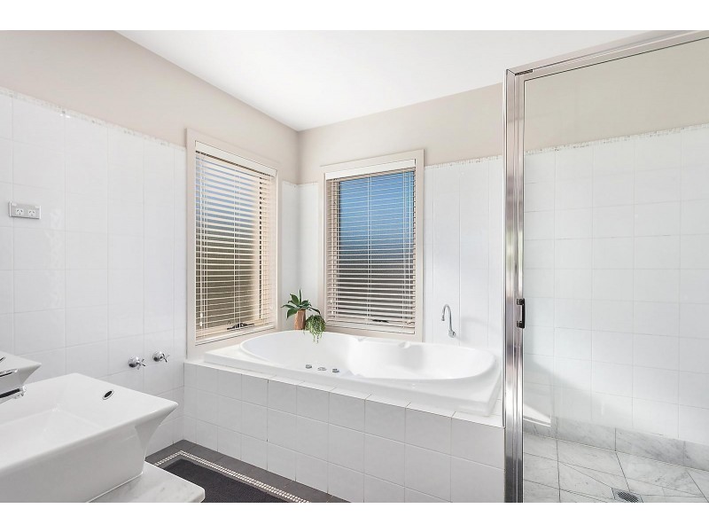 6/27 Lakeview Gardens, Jerrabomberra NSW 2619