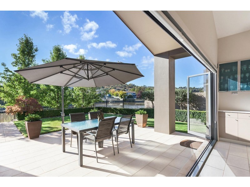 6/27 Lakeview Gardens, Jerrabomberra NSW 2619