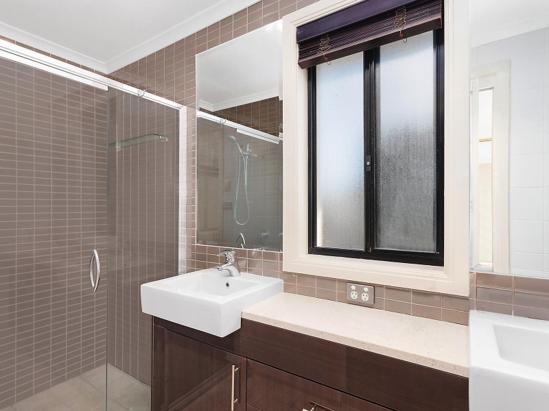 6 Fitzgibbon Place, Karabar NSW 2620