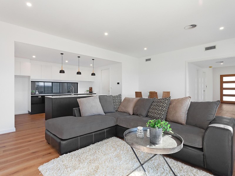 77 Hearne Street, Googong NSW 2620