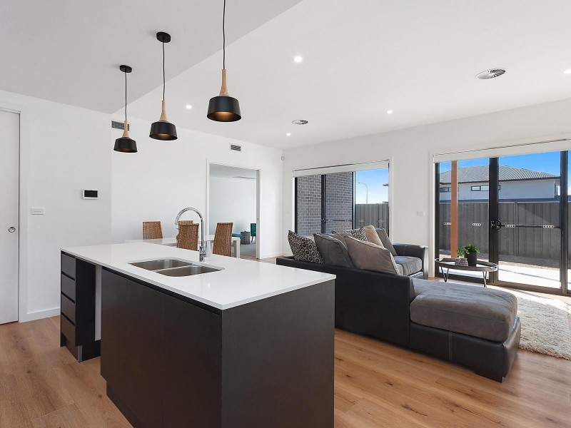 77 Hearne Street, Googong NSW 2620