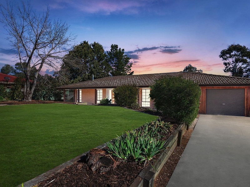 8 Haugh Place, Oxley ACT 2903
