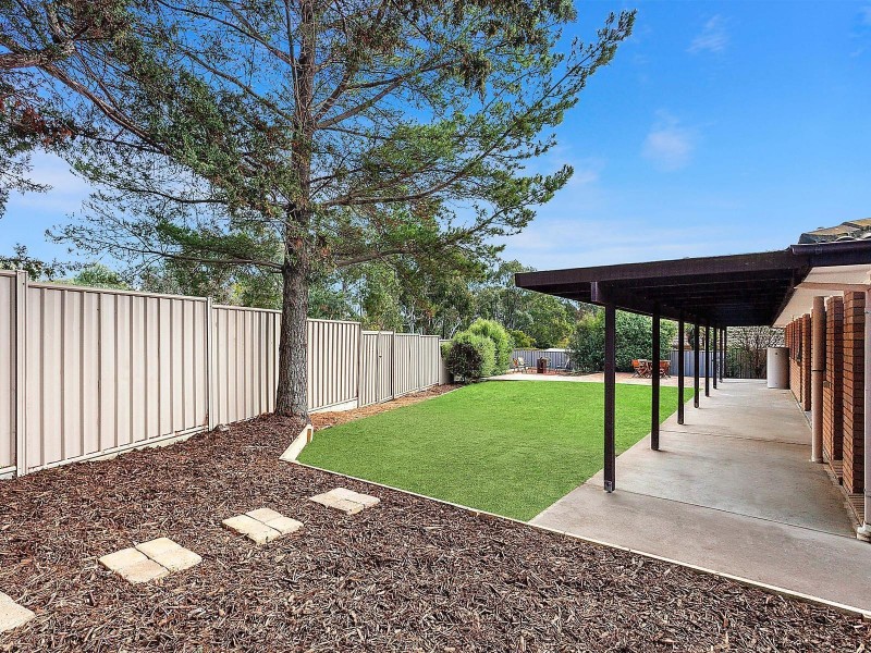 8 Haugh Place, Oxley ACT 2903