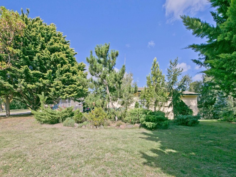 42 Debenham Street, Mawson ACT 2607