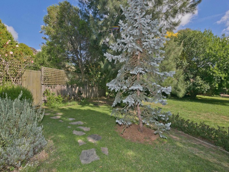 42 Debenham Street, Mawson ACT 2607
