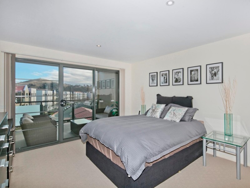 11/1 Cowlishaw Street, Greenway ACT 2900