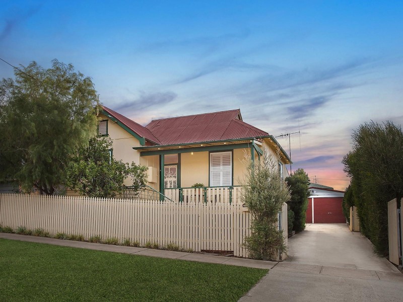 14 Moore Street, Queanbeyan NSW 2620