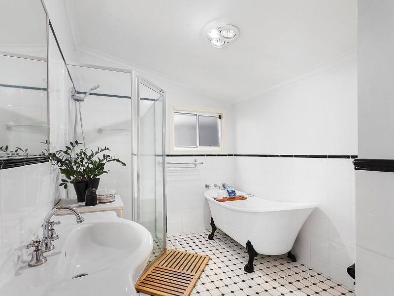14 Moore Street, Queanbeyan NSW 2620