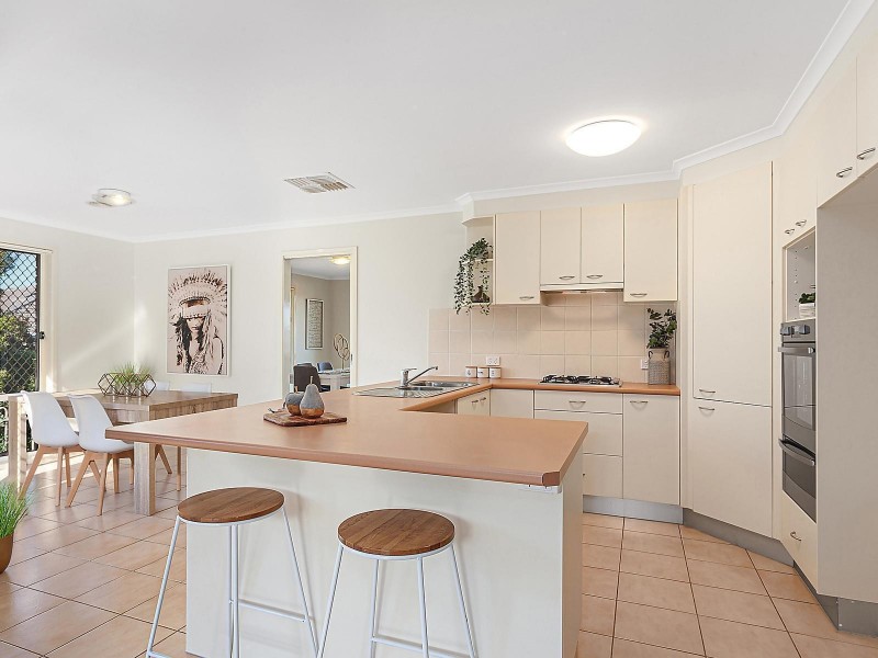 123 Halloran Drive, Jerrabomberra NSW 2619