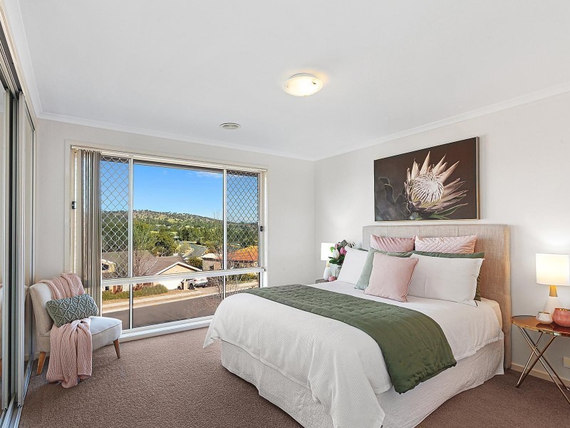 123 Halloran Drive, Jerrabomberra NSW 2619