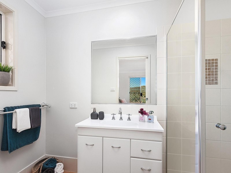 123 Halloran Drive, Jerrabomberra NSW 2619