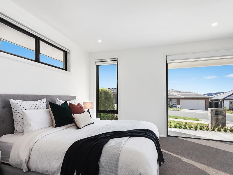 6 Tyrrell Street, Googong NSW 2620