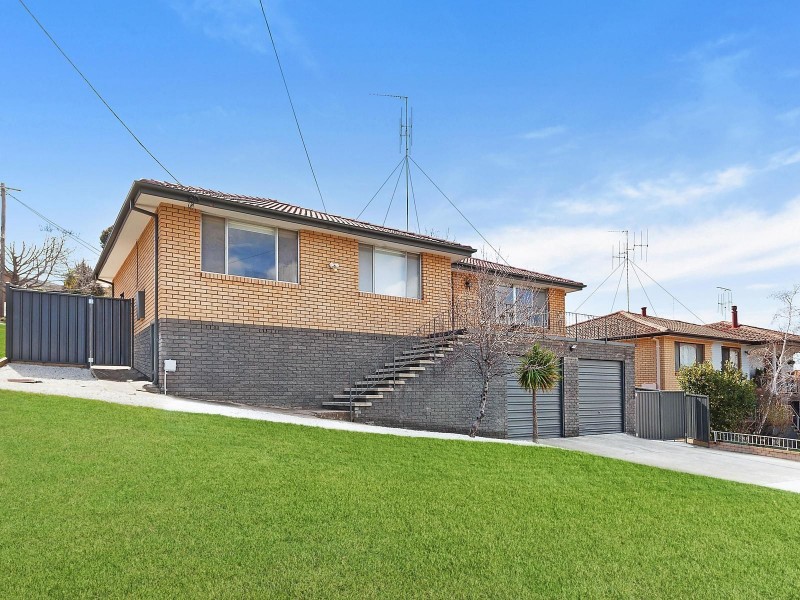 14 Cassinia Street, Queanbeyan NSW 2620