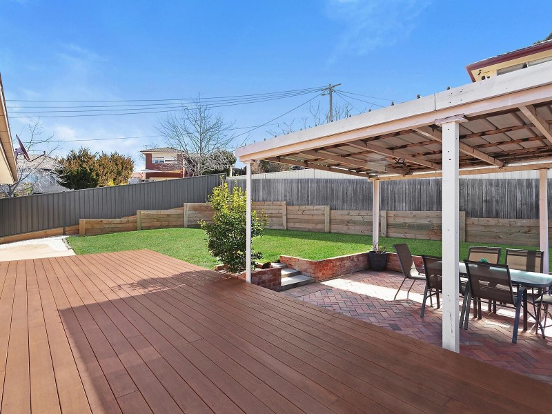 14 Cassinia Street, Queanbeyan NSW 2620