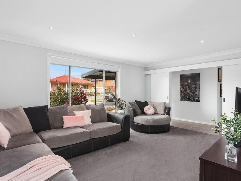 6 Cassinia Street, Crestwood NSW 2620