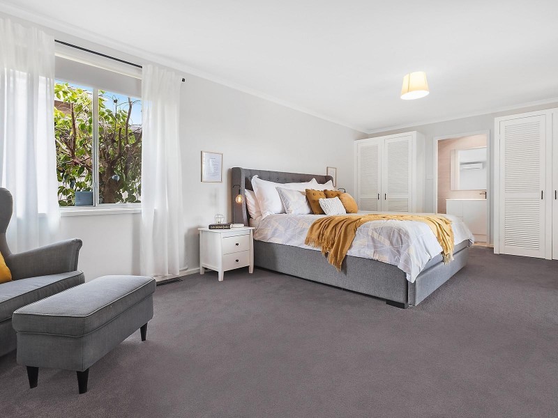 6 Cassinia Street, Crestwood NSW 2620