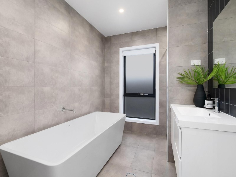 10 Zealie Bend, Googong NSW 2620