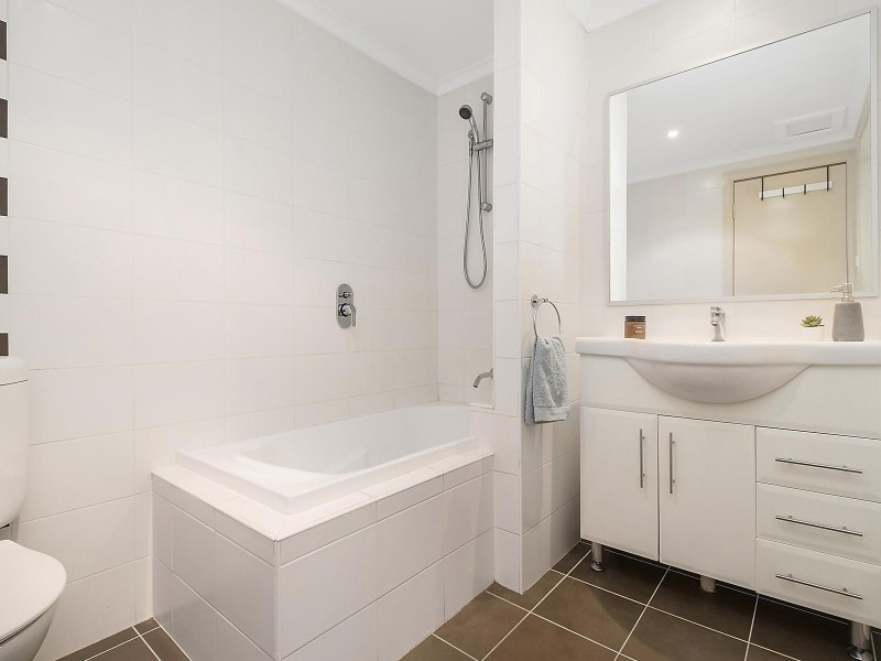 16/114 Athllon Drive, Greenway ACT 2900