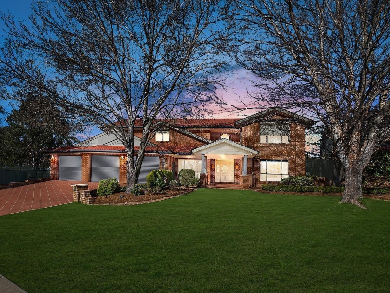 18 Lakeview Gardens, Jerrabomberra NSW 2619