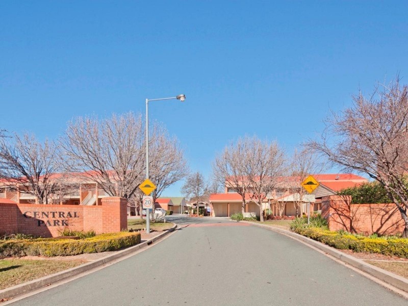 31/12 Albermarle Place, Phillip ACT 2606