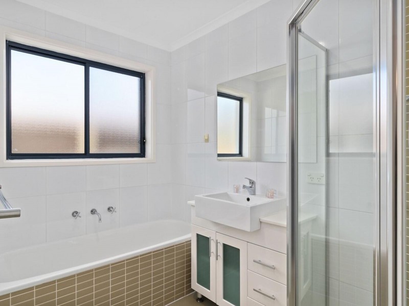 3/8 Murruba Place, Jerrabomberra NSW 2619