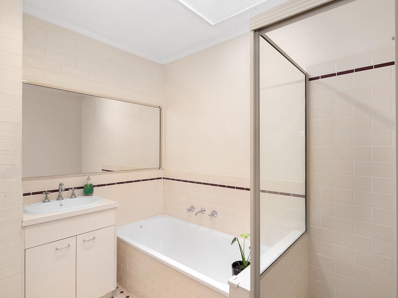 16/94 Collett Street, Queanbeyan NSW 2620