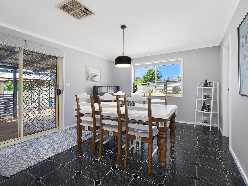 15 Bellchambers Crescent, Banks ACT 2906