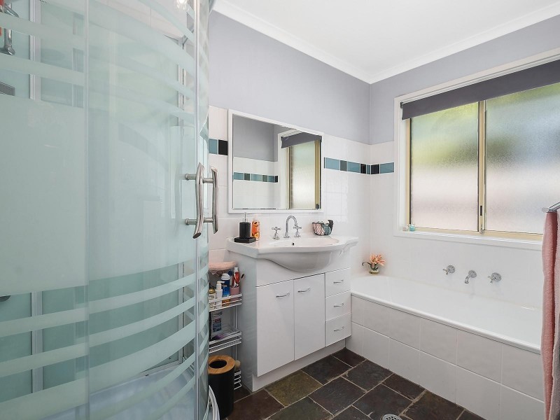 15 Bellchambers Crescent, Banks ACT 2906