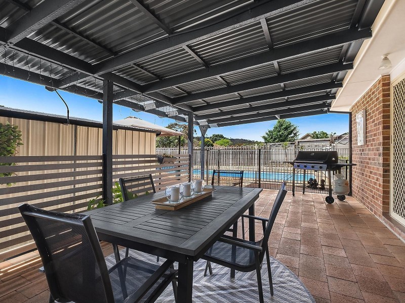 15 Bellchambers Crescent, Banks ACT 2906